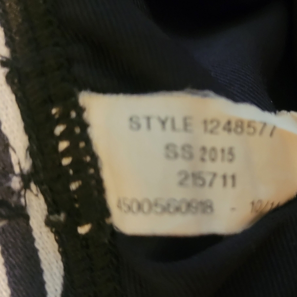 Under Armour Black Compression Shorts - Picture 3 of 3